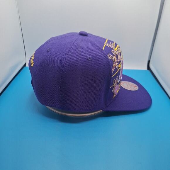 Mitchell & Ness Los Angeles Lakers Purple Snapback Hat Cap Blossom - Picture 7 of 9